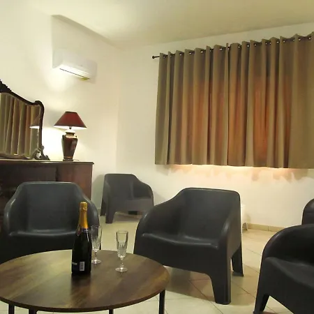 Vila Trinacria House - Century *